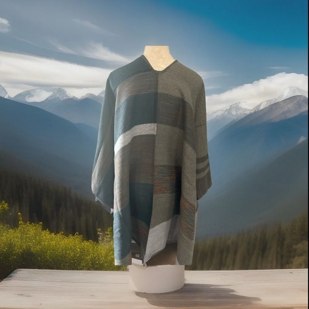 Open Wrap/Shawl Color Block Gray One Size